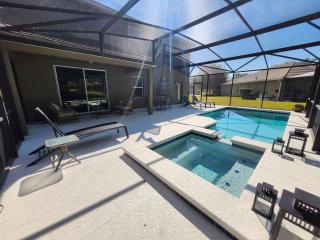 Incrível casa 5BD/5BA com piscina perto da Disney - 4