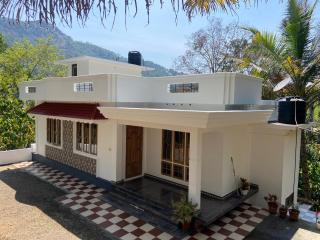 The Lovely Home Stay - Munnar - 8