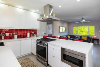 Heated Pool, Hot Tub, Fire Pit, 3 Master Suites! - 3