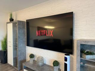 Relax-Apartment mit Indoor-Pool, Sauna, Massagesessel und Netflix - Schonach - 1