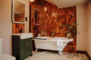 The Gate Lodge by Mint Stays - 4