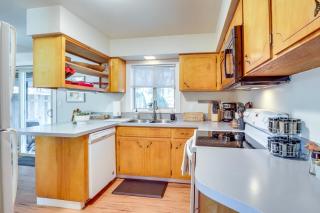 10 Mi to Portland Greenway Neighborhood Home - 3