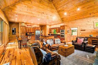 Lake Lodge Sleeps 8 Cabin, Fireplace, Views, Deck - Morganton - 3