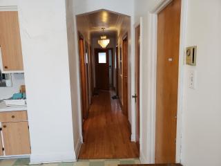 Bright room near Metro Monk station with Self Check-in - 2