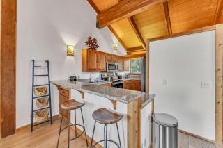 Cozy Mountain Retreat in Truckee Near Northstar - Truckee - 6
