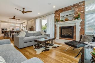 Luxury 5-Bedroom Home in LoHi - 3