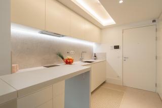 HostWise - Stylish & Bright Studio - Oporto - 8