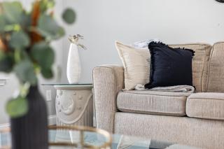 Garage w/ Veranda & Washer + Dryer - 3