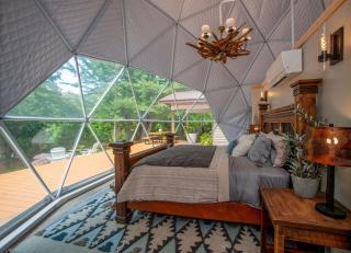 Luxury on the Edge of Traverse City -5 - Williamsburg - 9