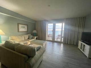 Laketown Wharf Condo beach view - Panama City Beach - 7