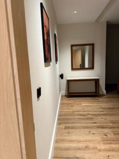 Modern Two Double Bedrooms - Riade - 3