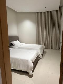 Modern Two Double Bedrooms - Riade - 1