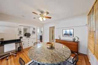 Refined and Roomy 1BD House with Laundry - 3