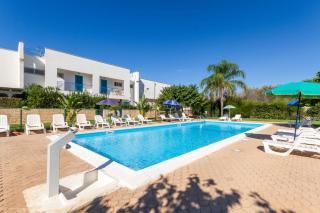 Luxury Holiday House with Pool - Torre Lapillo - 8