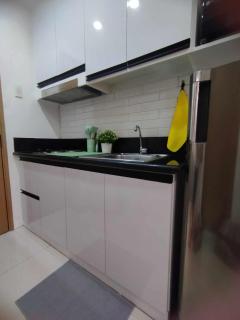 Stylish Getaway in the Heart of the City - Mall of Asia - Manila - 4