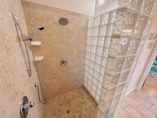 LaLa`s Beachside Getaway! 5 BR, Hammocks, Beach! - New Smyrna Beach - 2