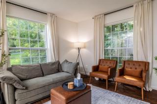 Comfy Duplex w 2 Kings Sofa Bed - Maryville - 8