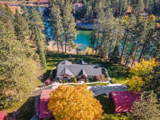Private Riverfront Estate - Post Falls - 9
