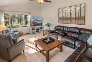 Private Riverfront Estate - Post Falls - 6