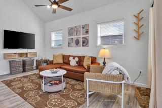 Newly remodeled home minutes from cruise terminal - Galveston - 6