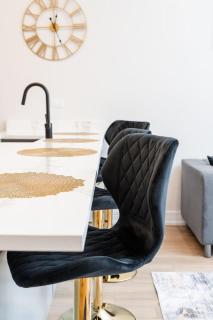 Modern 3BR Stay Near DT CHI - Chicago - 0