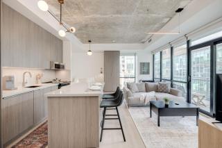 Studio Gem in the lovely Waterfront Communities - 2