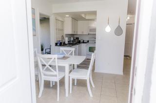 Coastal Cottage House Walking Distance to Beach - Naples - 2