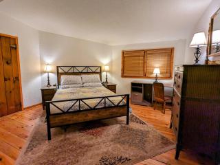 Cozy Adirondack JEM Your Four Season Getaway - Chestertown - 2