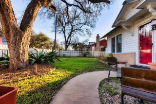 Charming & Historic 2-BR Home on an Eco Farm - Austin - 8
