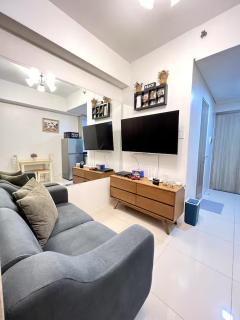 Cozy Condo with pool view and FREE parking! - Manila - 0