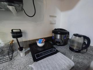Minimalist 1 Bedroom Condo at Arezzo Place Davao - Dávao - 3