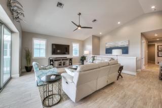 waterfront - Nestled on the Bay, Heated Pool and Spa - Tidewater - Roelens - Fort Myers Beach - 9