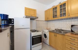 2 Bedroom Lovely Apartment In Valbandon - Valbandon - 2