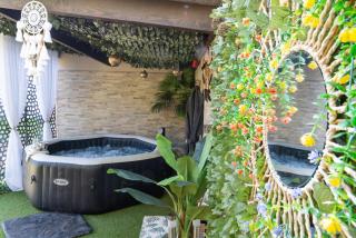 Une Clé Pour Deux - Chambre romantique avec Patio & Spa privatifs - 1