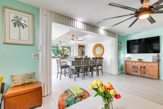 Breezy White Sands House Steps to Gulf Shore! - Clearwater Beach - 6