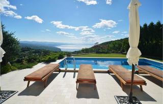 Villa Lunin - - 5