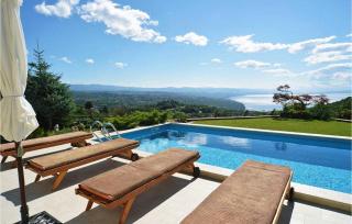Villa Lunin - - 0