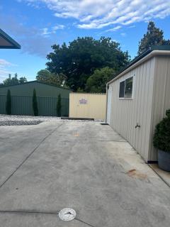 The Compact Cube - One-Bedroom Apartment on Summer - 3