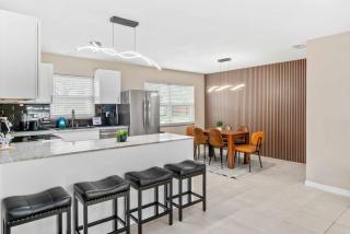 Relaxing Family Getaway with heated Pool and Spa - Sarasota - 0
