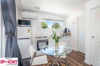 The Compact Cube - One-Bedroom Apartment on Summer - 8