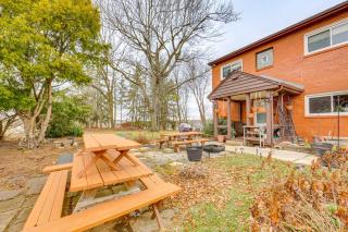 Rustic Chic Retreat 4 Mi to Kennywood! - 8