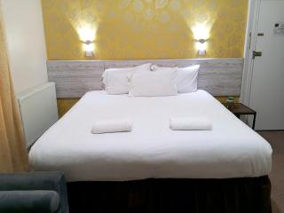 Victorin House - All rooms are EN-SUITE - 9