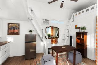 Cozy Tiny Home on an Eco Farm - Austin - 8