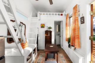 Cozy Tiny Home on an Eco Farm - Austin - 6