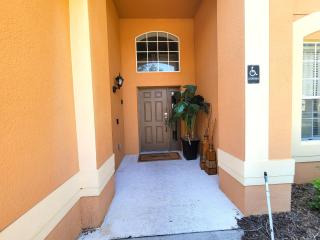 441 Luxurious Villa with Private Pool and Spa 6 Bedrooms 4 Bathrooms - Davenport - 4
