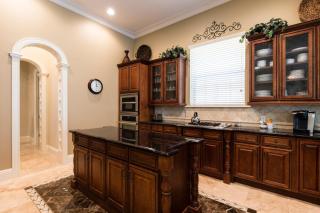 NM334L Legends Estate - 2