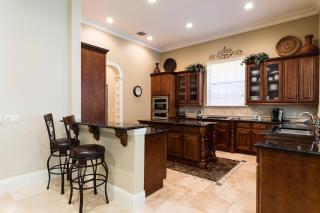 NM334L Legends Estate - 1