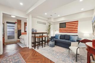 Family-Friendly Capitol Hill Home with Free Parking & Close Metro Access - Washington - 7