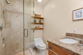 Shadow Mountain Unit 15, Spacious Ski-In, Ski-Out Townhouse with Great Views & Gas Fireplace - 3