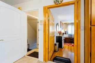 Spacious Comfy Room in Cozy Classy Duplex - 3